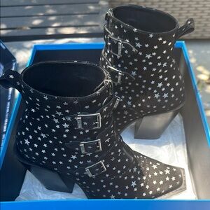John Fluevog DURER STAR BLACK Black and Silver Ankle Boots